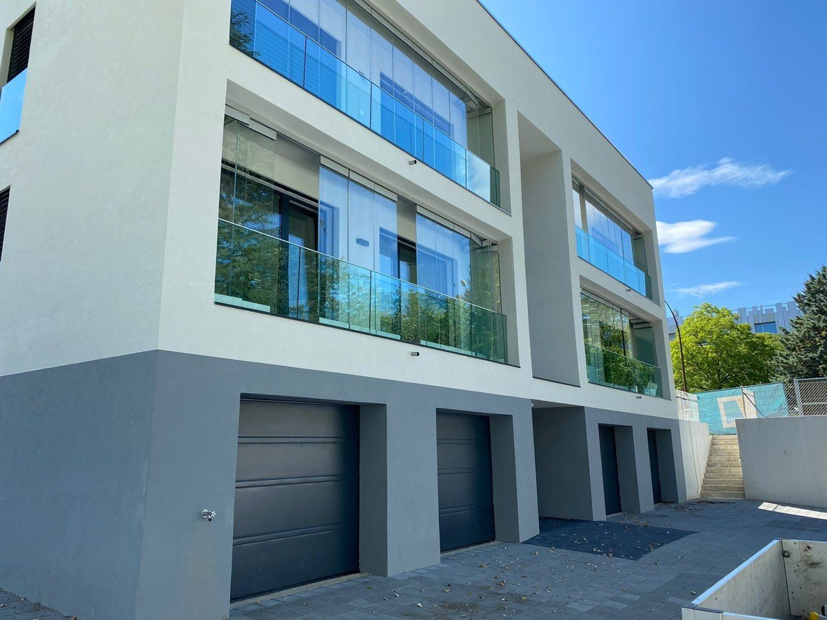 Immeuble neuf avec garages